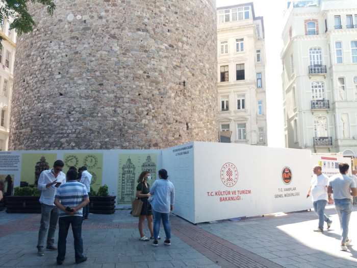 Galata Kulesi'nde 'restorasyon' skandalı: Duvarları yıkıyorlar - Resim : 1