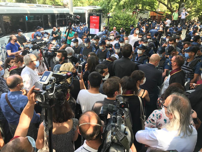 Ankara'da baro başkanlarına polis ablukası - Resim : 1