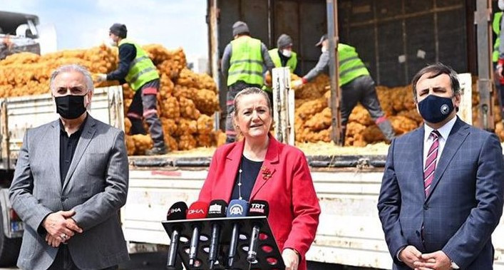 Şova dönüştürülen dağıtıma tepki: Patates soğan utandı, bunlar utanmadı - Resim : 1
