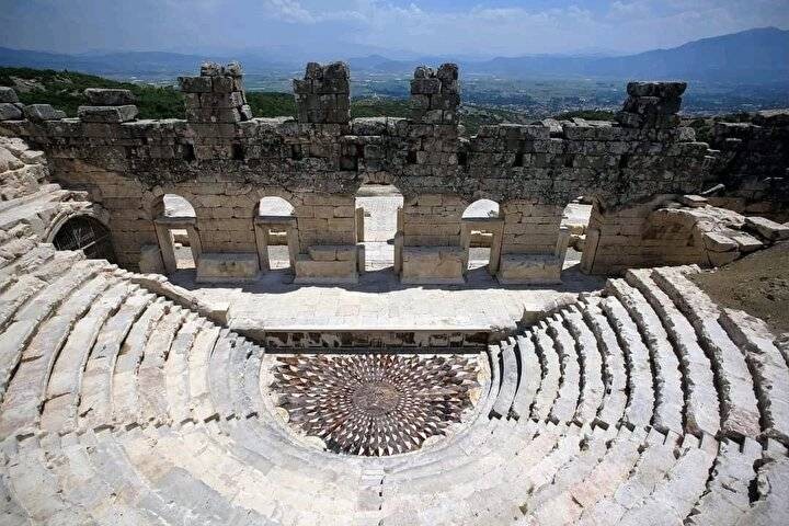 Kibyra Antik Kenti'ndeki 2 bin yıllık Medusa mozaiği ziyarete açıldı - Resim: 1