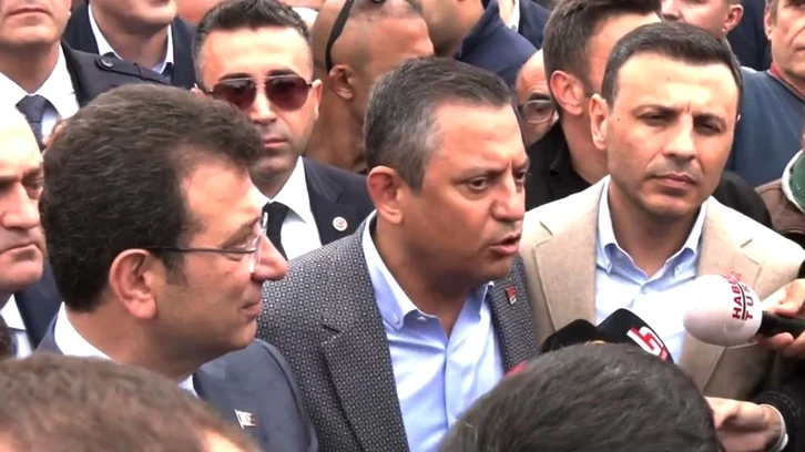 ozgur-ozel-ve-imamoglu-sarachane-de-573028.webp