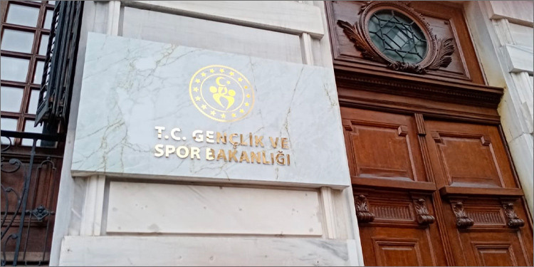 rte'nin gözleri önünde üstelik dudaktan... - Resim : 3