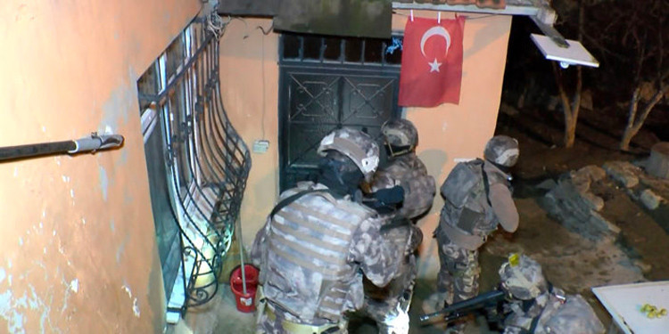Dayanışmadan, demokrasiden gayrısı nothing else matters… - Resim : 1
