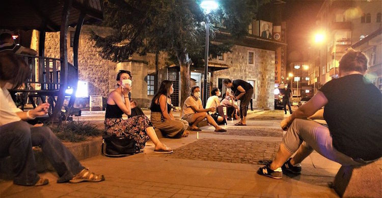 Fındıklı Kadın Meclisi kadın cinayetlerini protesto etti - Resim : 1