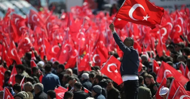'Türkiye'de Milliyetçilik Algısı' araştırması: Yüzde 57, 'devletini sevmeyen Türkiye'yi terk etmeli' diyor - Resim : 2