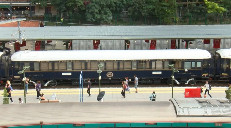 Tarihi Orient Express treni, 3 yıl sonra İstanbul'da - Resim : 4