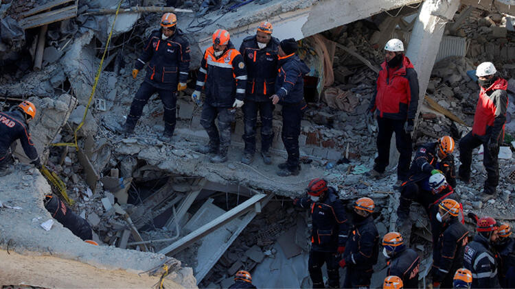 Canlı | Elazığ'da deprem: Kurtarma çalışmaları devam ediyor - Resim : 1