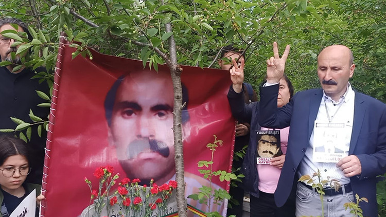 Rıdvan Karakoç ve Hasan Ocak anıldı: Zihnimizde 27 yıldır işkence edilmiş bedenin fotoğrafı var - Resim : 1