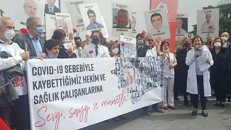 1 Nisan 'Sağlık Çalışanlarını Anma Günü': Hekimlerin pandemiye karşı savaşı devam ediyor - Resim : 2
