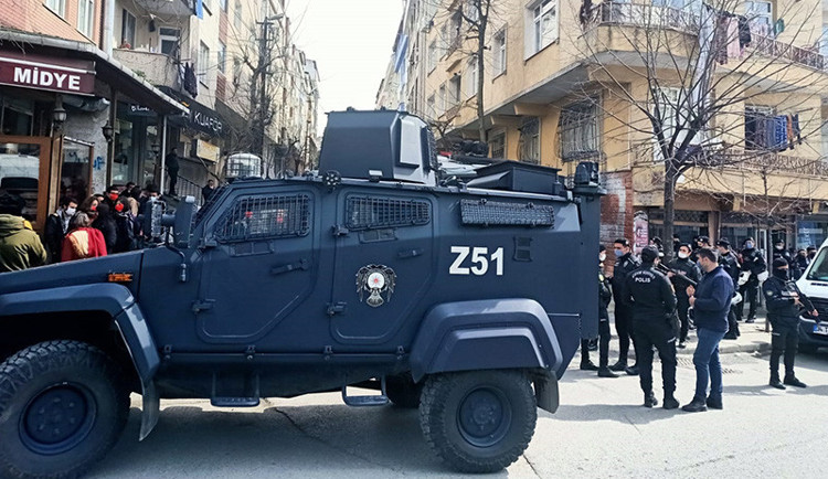 Gazi Katliamı'nın üzerinden 26 yıl geçti: Yaşamını yitirenler polis ablukası altında anıldı - Resim : 2