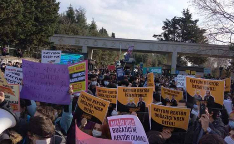 Polis müdahalesine uğrayan Boğaziçi öğrencileri: Kayyımlar gidene kadar direnişe devam edeceğiz - Resim : 2