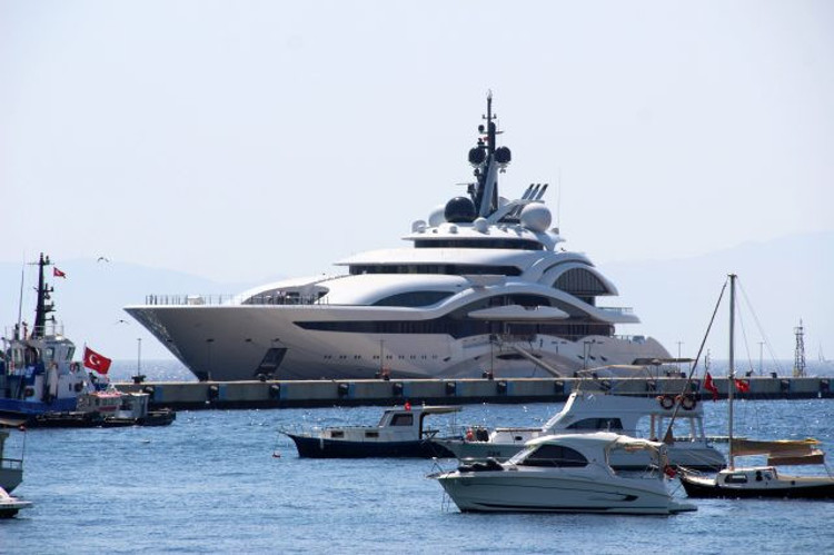 Katar kraliyet ailesi 500 valizle Bodrum’a indi - Resim : 2