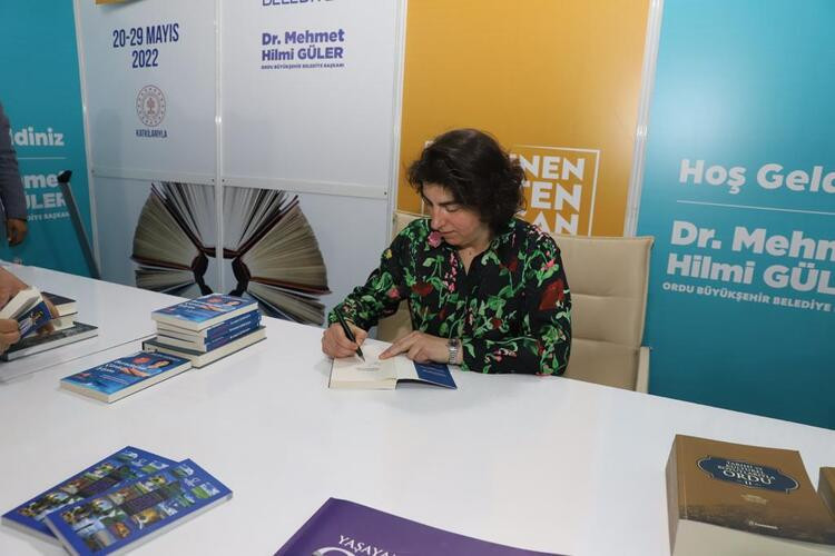 İlk yapay kalp naklini yapan doktordan 'stres' uyarısı: Negatif insanlardan uzak durun - Resim : 1