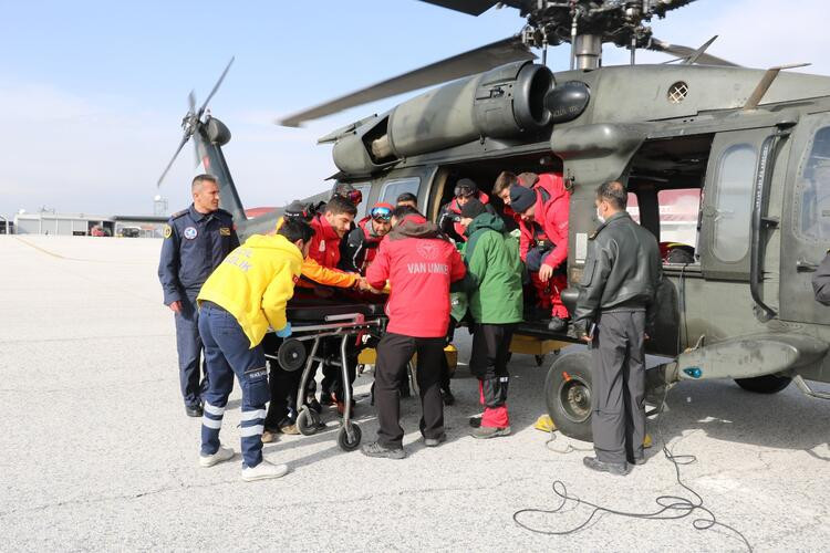 Van'da çığ altından kurtarılan İtalyan kayakçı: 45 yılda ilk - Resim : 1