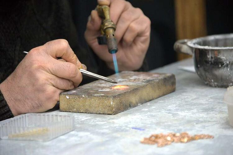 Kaybolan altın tozları: Kanalizasyondan yıllık 5 milyon liralık altın toplanacak - Resim : 1