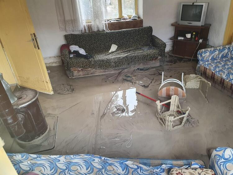Eskişehir ve Bilecik'te sağanak yağış: Ev ve iş yerlerini su bastı - Resim : 2