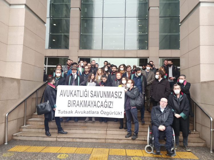 Hukukçular: 5 Nisan’ı bir kutlama günü olarak kabul etmiyoruz - Resim : 2