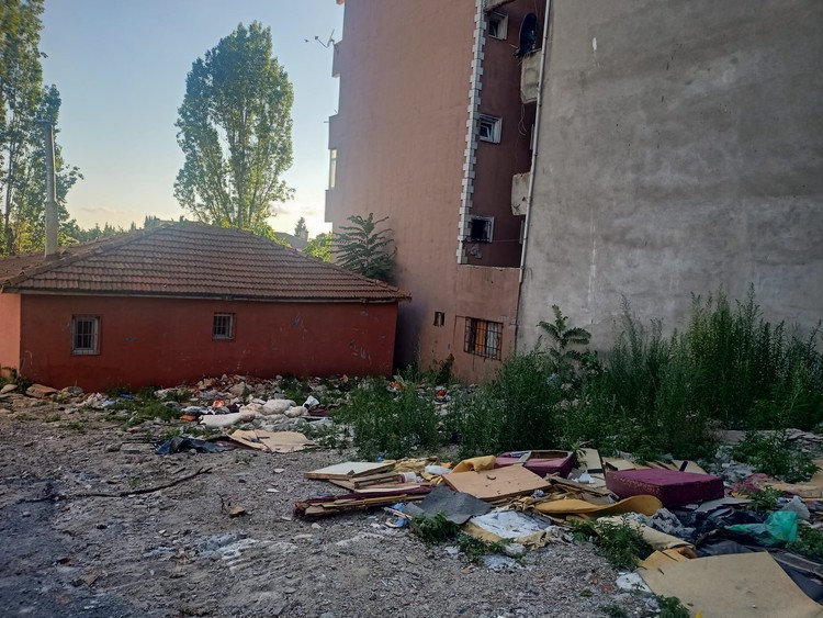 'Oyu aldı sonra yıktı': Fetihtepe halkı yıkılan her bir ev için çadır kuracak - Resim : 2