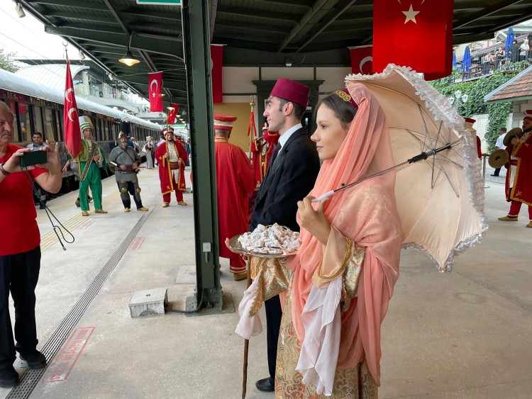 Tarihi Orient Express treni, 3 yıl sonra İstanbul'da - Resim : 3