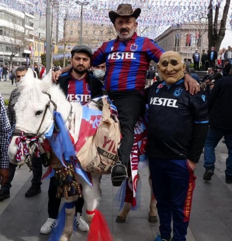 'Şampiyonluk' maçı öncesi Trabzon'a akın: Oteller doldu - Resim : 1