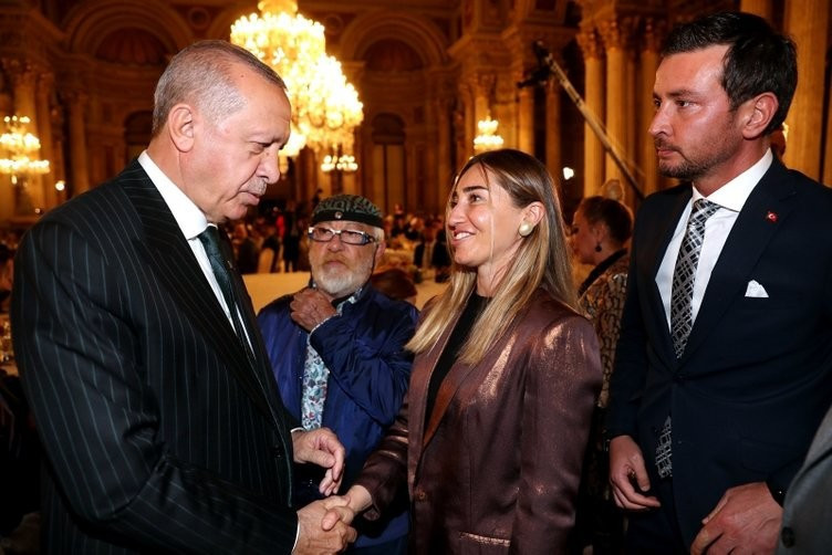 Erdoğan ünlü isimlerle buluştu: Sanatçı siyaset yapabilir - Resim : 2