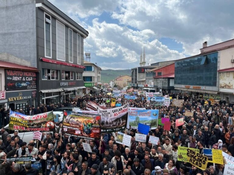 Varto'da JES'e karşı miting | Uçar: Bu memleket bizim, bırakmayacağız - Resim : 2