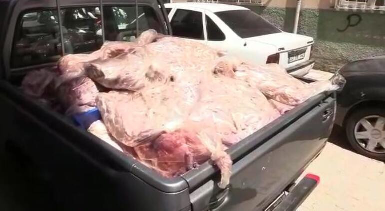 Elazığ'da bir depoda 800 kilo bozuk et ele geçirildi - Resim : 2