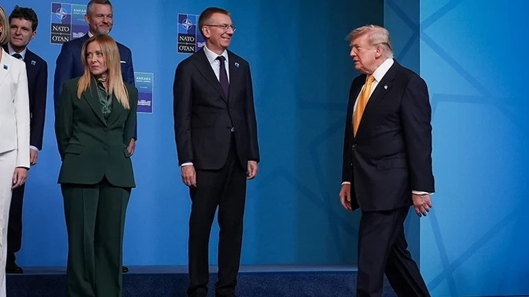 Meloni ile Trump göz göze gelmedi - Resim : 1