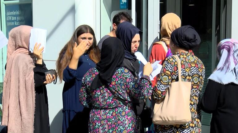 Sosyal konut başvuruları başladı, bankalar önünde uzun kuyruklar oluştu - Resim : 2