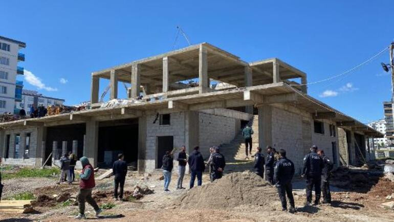 Cami inşaatında iskele çöktü: 1'i ağır 6 yaralı - Resim : 2