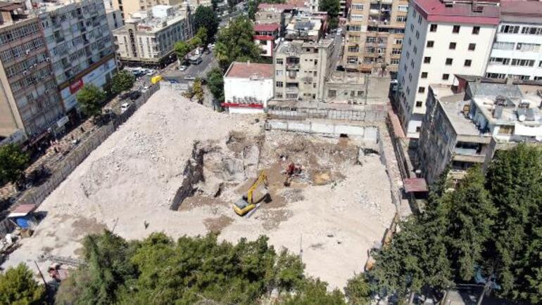 'Dünyanın en saçma binası'nın geciken yıkımına para cezası - Resim : 2