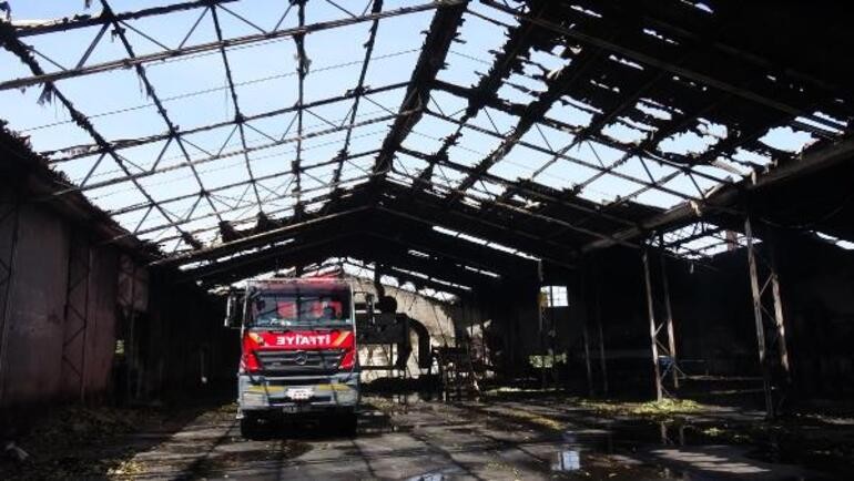 'Kuşum kaçtı' bahanesiyle çatıya çıkıp fabrikayı yakan şüpheli yakalandı - Resim : 1