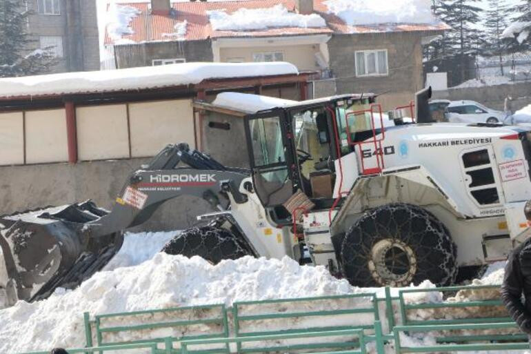 Hakkari'de genç sağlık çalışanı ilk iş gününde hayatını kaybetti - Resim : 1