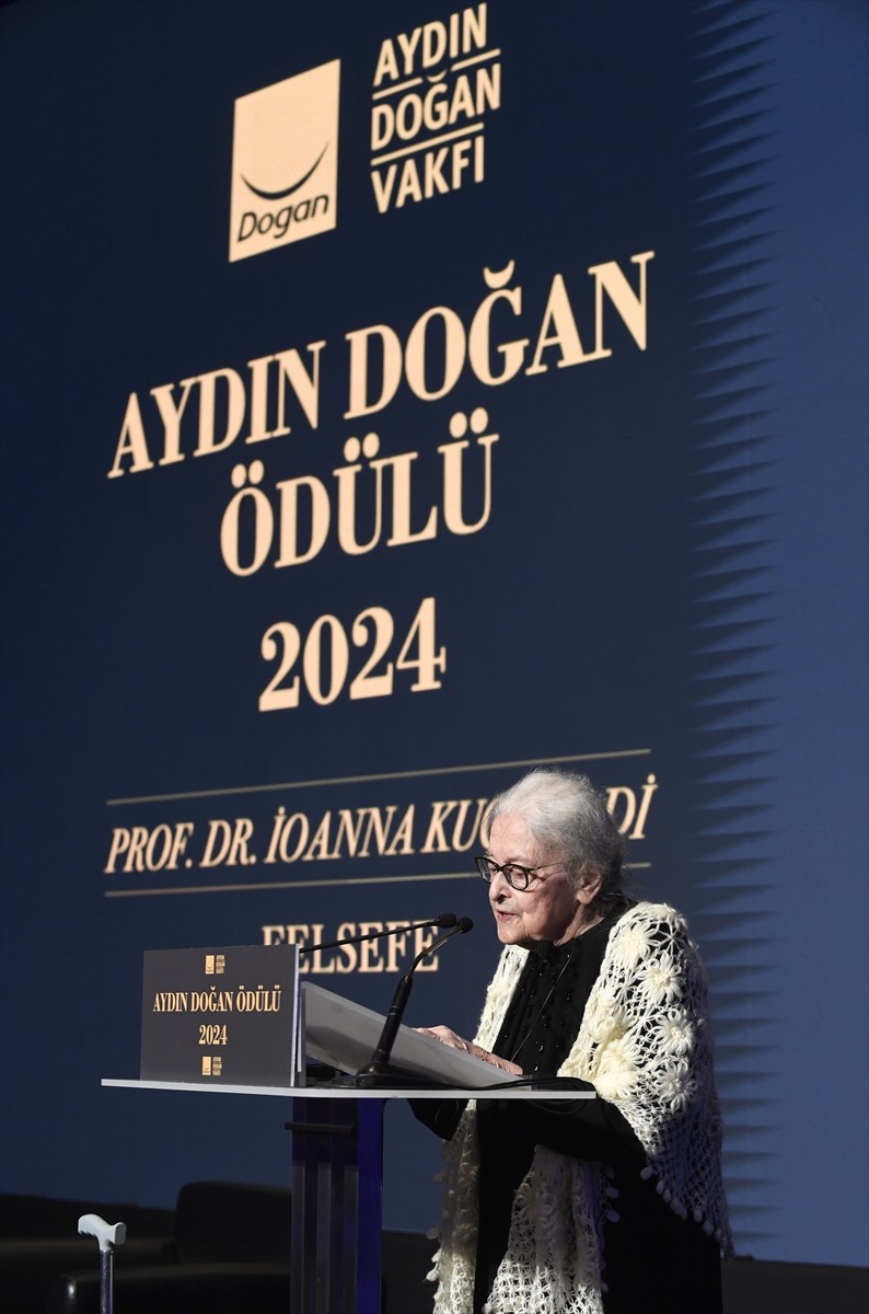 aa-20241203-36364877-36364874-28-aydin-dogan-odulu-prof-dr-ioanna-kucuradiye-verildi.jpg