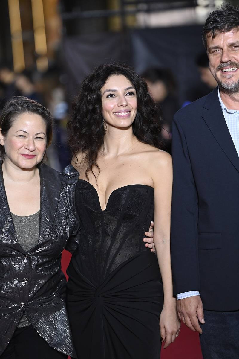 37. Tokyo Film Festivali başladı: 'Gündüz Apollon Gece Athena' ekibi kırmızı halıda - Resim: 1