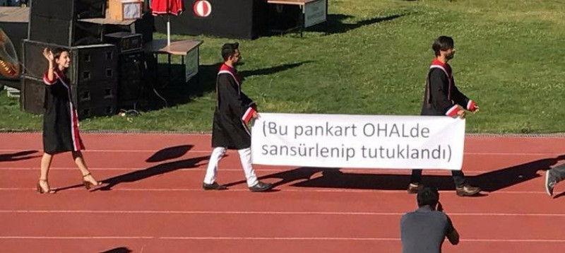 ODTÜ'den çok konuşulacak mezuniyet pankartları - Resim: 2