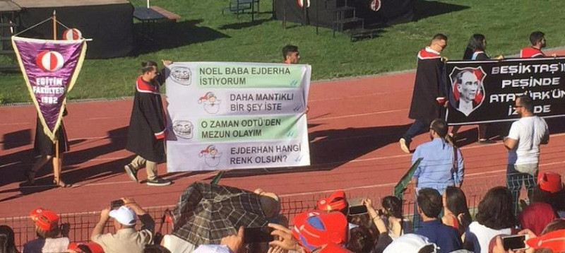 ODTÜ'den çok konuşulacak mezuniyet pankartları - Resim: 3