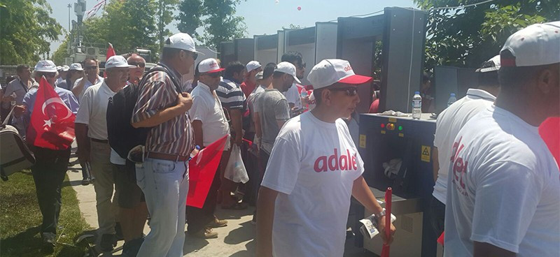 'Adalet'e akın var - Resim : 1