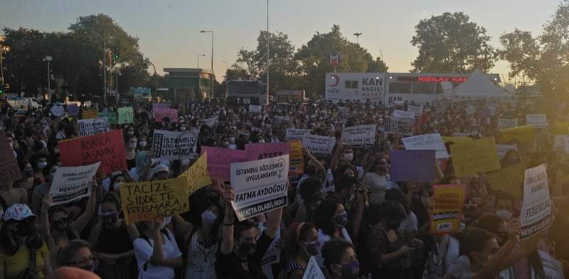 Kadınlar İstanbul Sözleşmesi'ni savunmak için bir arada - Resim: 2