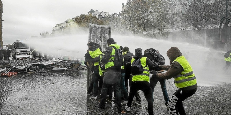 Fotoğraflarla Sarı Yelekliler - Resim: 9