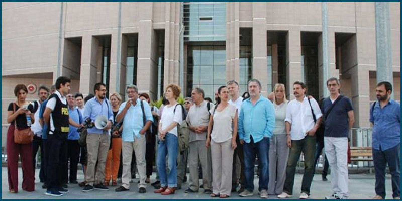 Bülent Arınç hakkında suç duyurusu / 27 Temmuz 2015