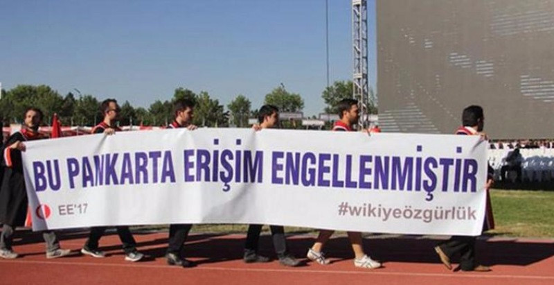 ODTÜ'den çok konuşulacak mezuniyet pankartları - Resim: 1