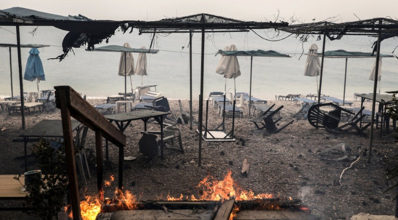 Fotoğraflarla Yunanistan yangını - Resim: 19