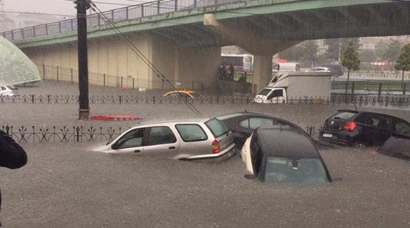 Fotoğraflarla İstanbul’daki sel felaketi - Resim: 2