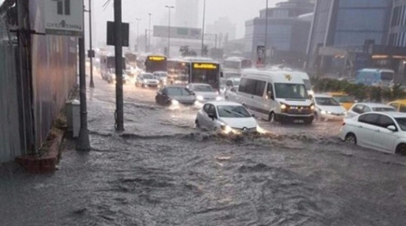 Fotoğraflarla İstanbul’daki sel felaketi - Resim: 6