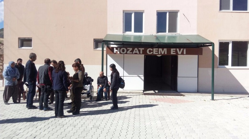 90 günlük açlık grevinden sonra toprakla buluştu - Resim: 1
