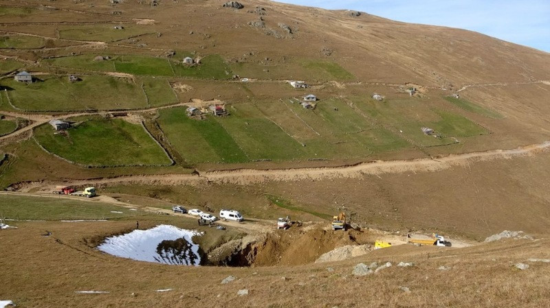 12 bin yıllık Dipsiz Göl define kazısı ile kurutuldu - Resim: 6