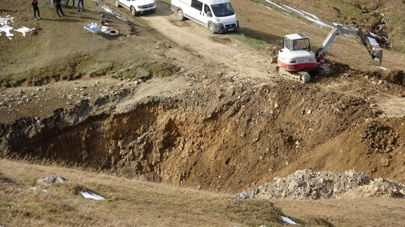 12 bin yıllık Dipsiz Göl define kazısı ile kurutuldu - Resim: 4