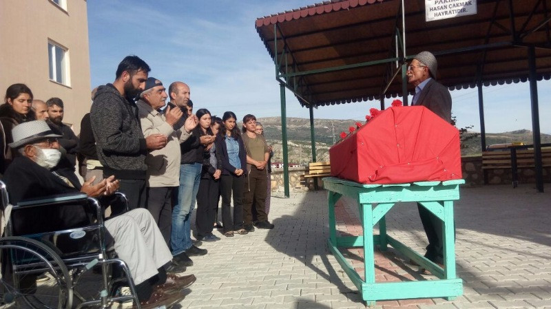90 günlük açlık grevinden sonra toprakla buluştu - Resim: 5