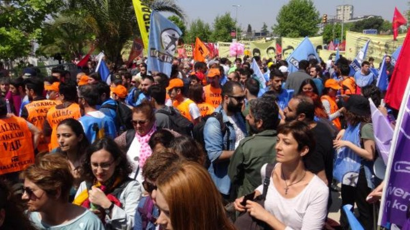 Fotoğraflarla Türkiye'de 1 Mayıs - Resim: 37